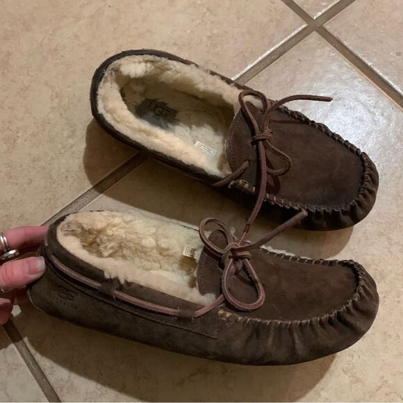 UGG Australia Slip on Slipper size 8 - Picture 1 of 8